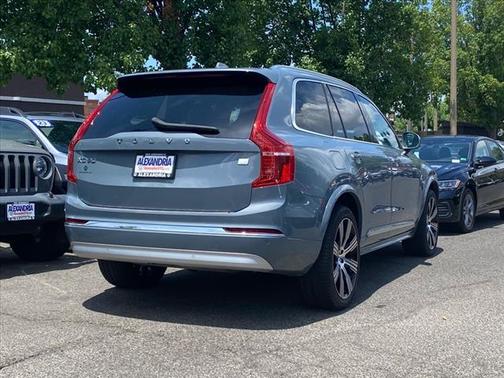 2022 Volvo XC90 Recharge Plug-In Hybrid T8 Inscription 6 Passenger