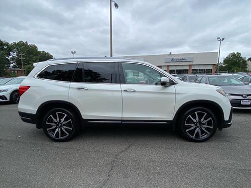 2019 Honda Pilot Touring 8-Passenger