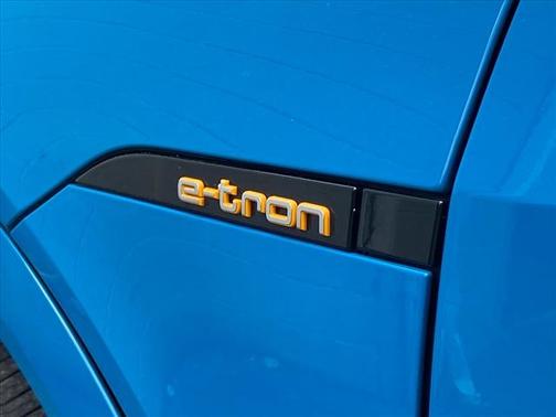 2019 Audi e-tron Prestige