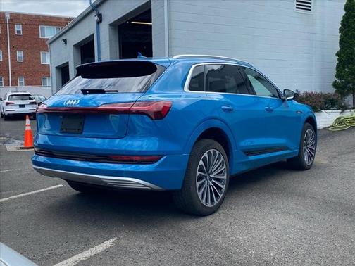 2019 Audi e-tron Prestige