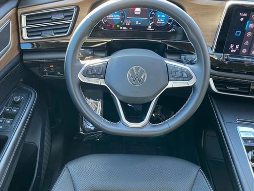 2024 Volkswagen Atlas 2.0T SE