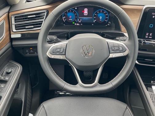 2026 Volkswagen Atlas 2.0T SE w/Technology 4MOTION