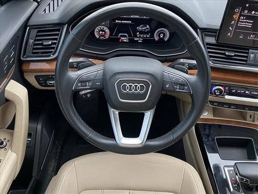 2022 Audi Q5 45 S line Premium Plus