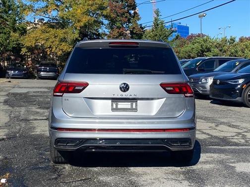 2024 Volkswagen Tiguan 2.0T SE R-Line Black