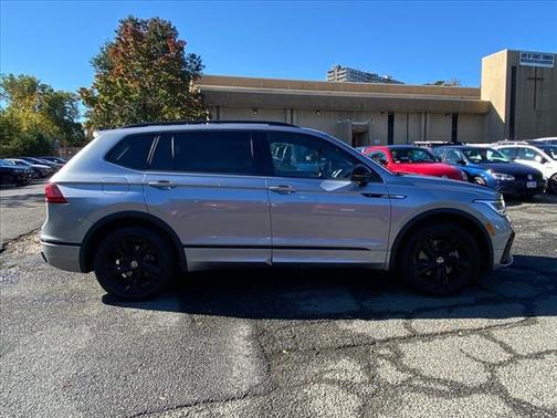 2024 Volkswagen Tiguan 2.0T SE R-Line Black