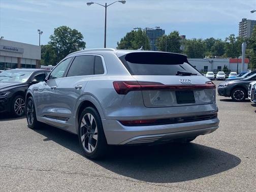 2021 Audi e-tron Premium Plus