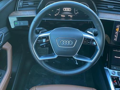 2022 Audi e-tron Premium