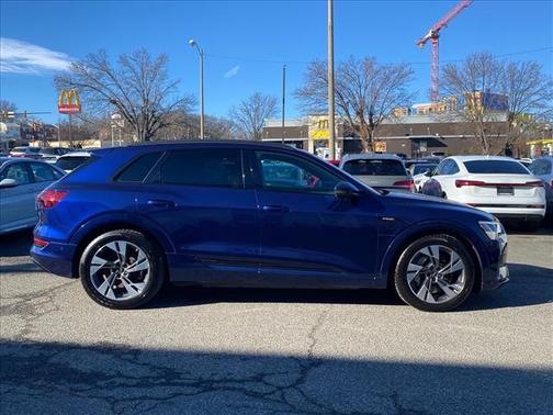 2022 Audi e-tron Premium