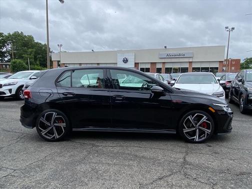 2024 Volkswagen Golf GTI 2.0T SE 4-Door