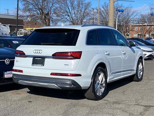 2023 Audi Q7 55 Premium