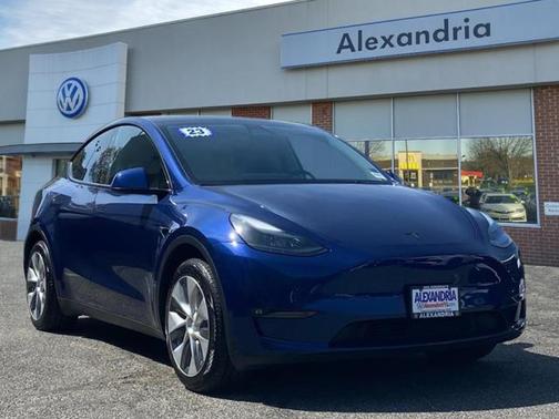 Deep Blue Metallic 2023 Tesla Model Y Long Range Dual Motor All-Wheel Drive