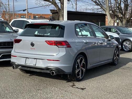 2025 Volkswagen Golf GTI 2.0T SE DSG