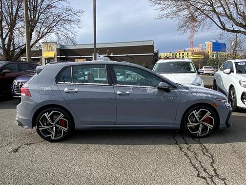 2025 Volkswagen Golf GTI 2.0T SE DSG