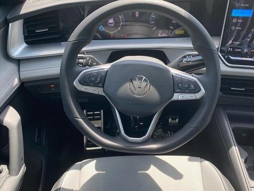 2025 Volkswagen Tiguan 2.0T SE R-Line Black 4MOTION