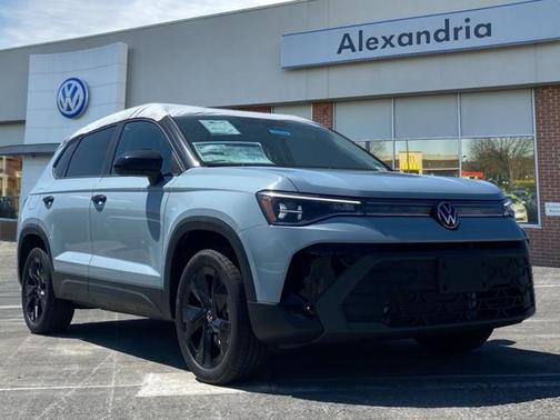 2025 Volkswagen Taos SE Black