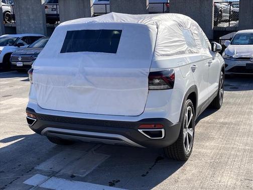 2025 Volkswagen Taos SEL 4Motion