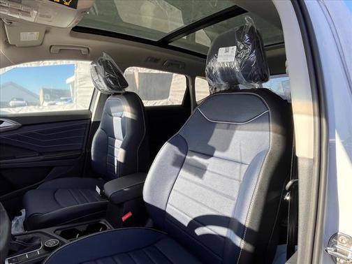 2025 Volkswagen Taos SEL 4Motion