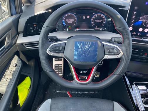 2025 Volkswagen Golf GTI 2.0T SE DSG