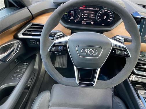 2023 Audi e-tron GT Premium Plus quattro