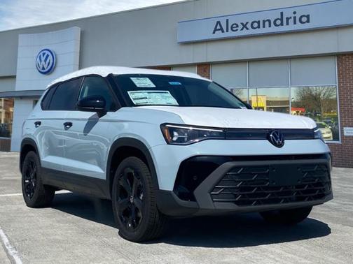 2025 Volkswagen Taos SE Black 4Motion