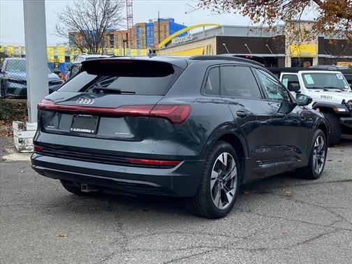 2021 Audi e-tron Premium