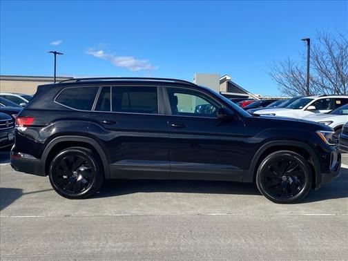 2025 Volkswagen Atlas 2.0T SE w/Technology 4MOTION