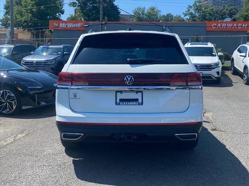 Aurora Red Metallic 2024 Volkswagen Atlas 2.0T SE w/Technology