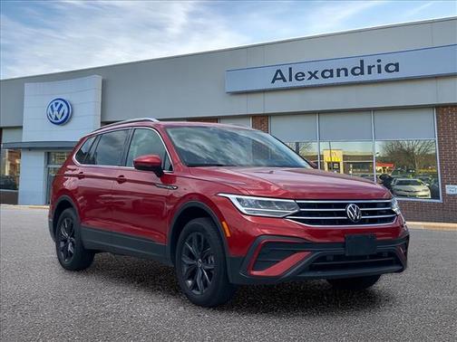 Kings Red Metallic 2024 Volkswagen Tiguan 2.0T SE 4MOTION