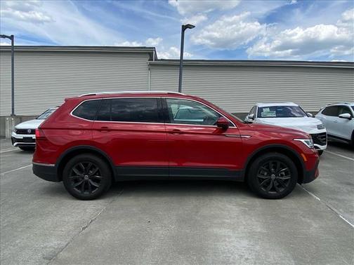 Kings Red Metallic 2024 Volkswagen Tiguan 2.0T SE 4MOTION