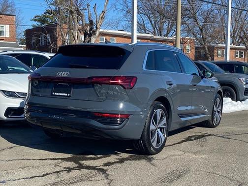 2024 Audi Q8 e-tron Premium Plus