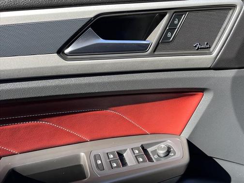 2022 Volkswagen Atlas Cross Sport 3.6L V6 SEL Premium R-Line
