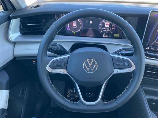 2025 Volkswagen Tiguan 2.0T SE 4MOTION