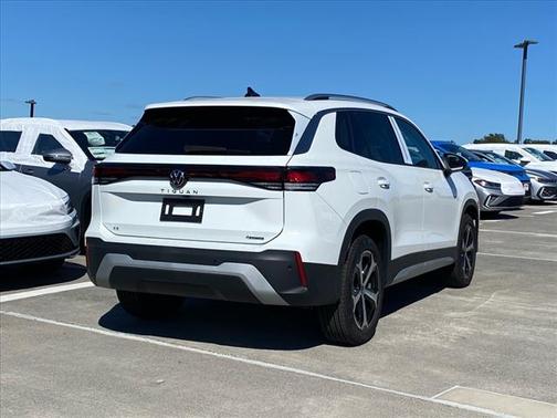 2025 Volkswagen Tiguan 2.0T SE 4MOTION