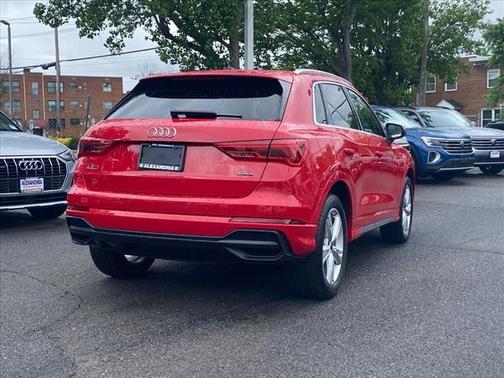2022 Audi Q3 45 S line Premium