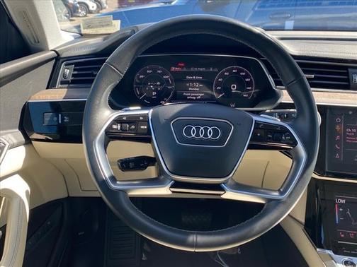 2024 Audi Q8 e-tron Premium Plus