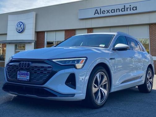 2024 Audi Q8 e-tron Premium Plus