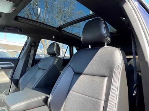 2021 Volkswagen Atlas Cross Sport 3.6L V6 SE w/Technology R-Line