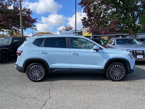 2025 Volkswagen Taos 1.5T SE