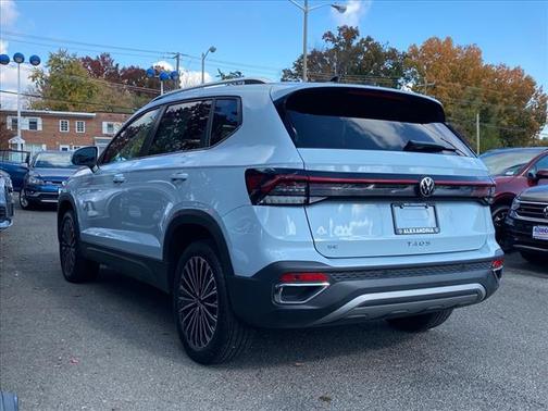 2025 Volkswagen Taos 1.5T SE