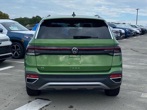 2025 Volkswagen Taos 1.5T SE