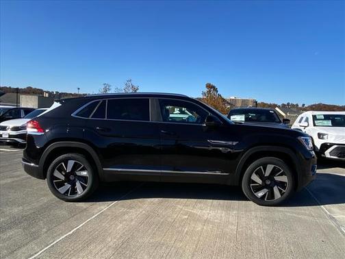 2026 Volkswagen Atlas Cross Sport 2.0T SEL
