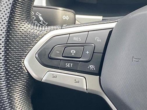 2022 Volkswagen Atlas Cross Sport 3.6L V6 SEL R-Line