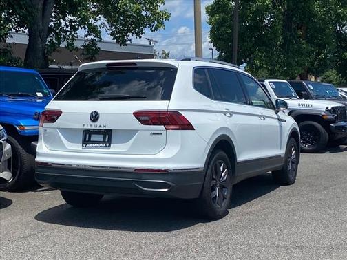 2024 Volkswagen Tiguan 2.0T SE 4MOTION