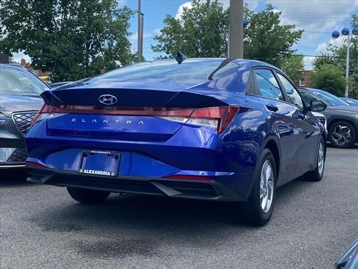2022 Hyundai ELANTRA SE