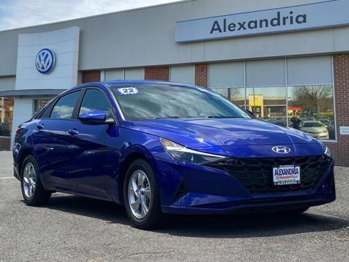 2022 Hyundai ELANTRA SE