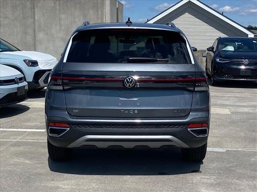 Platinum Gray 2026 Volkswagen Taos SE