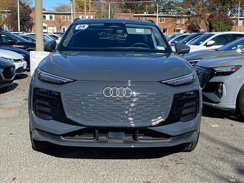 2025 Audi Q6 e-tron Premium Plus quattro