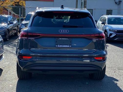 2025 Audi Q6 e-tron Premium Plus quattro