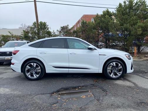 2022 Audi e-tron Sportback S line Premium