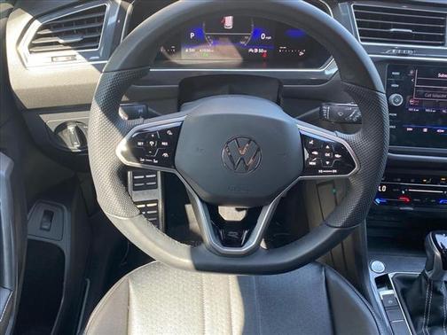 2022 Volkswagen Tiguan 2.0T SE R-Line Black